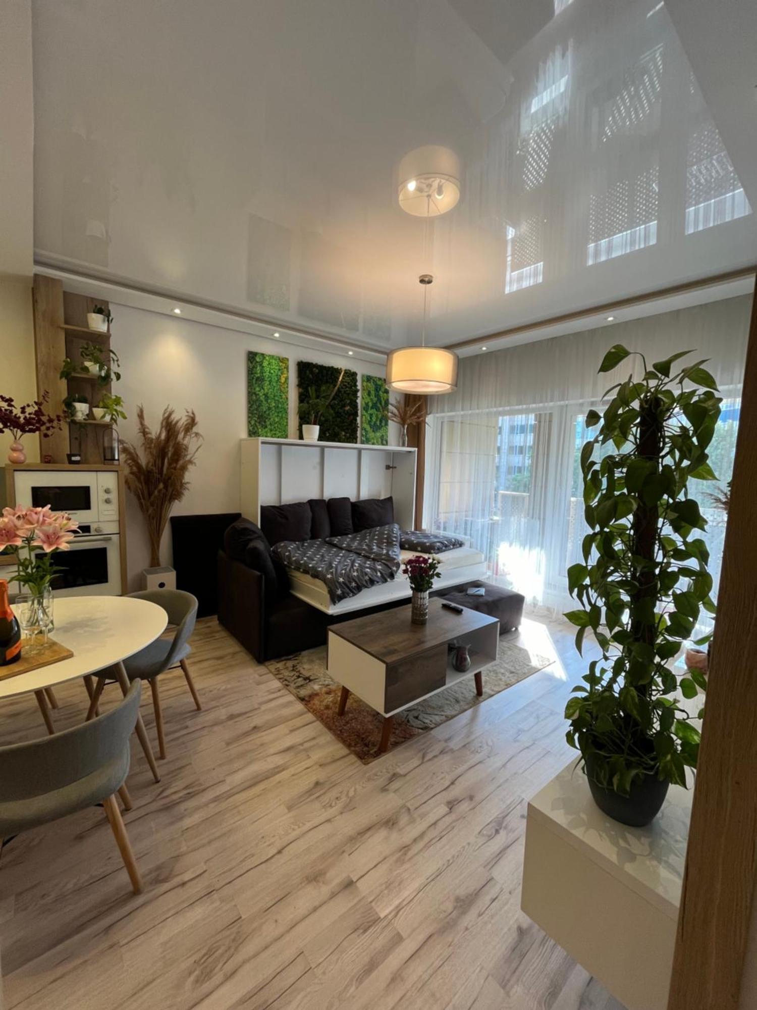 Cozy Close To The Center Apartment *