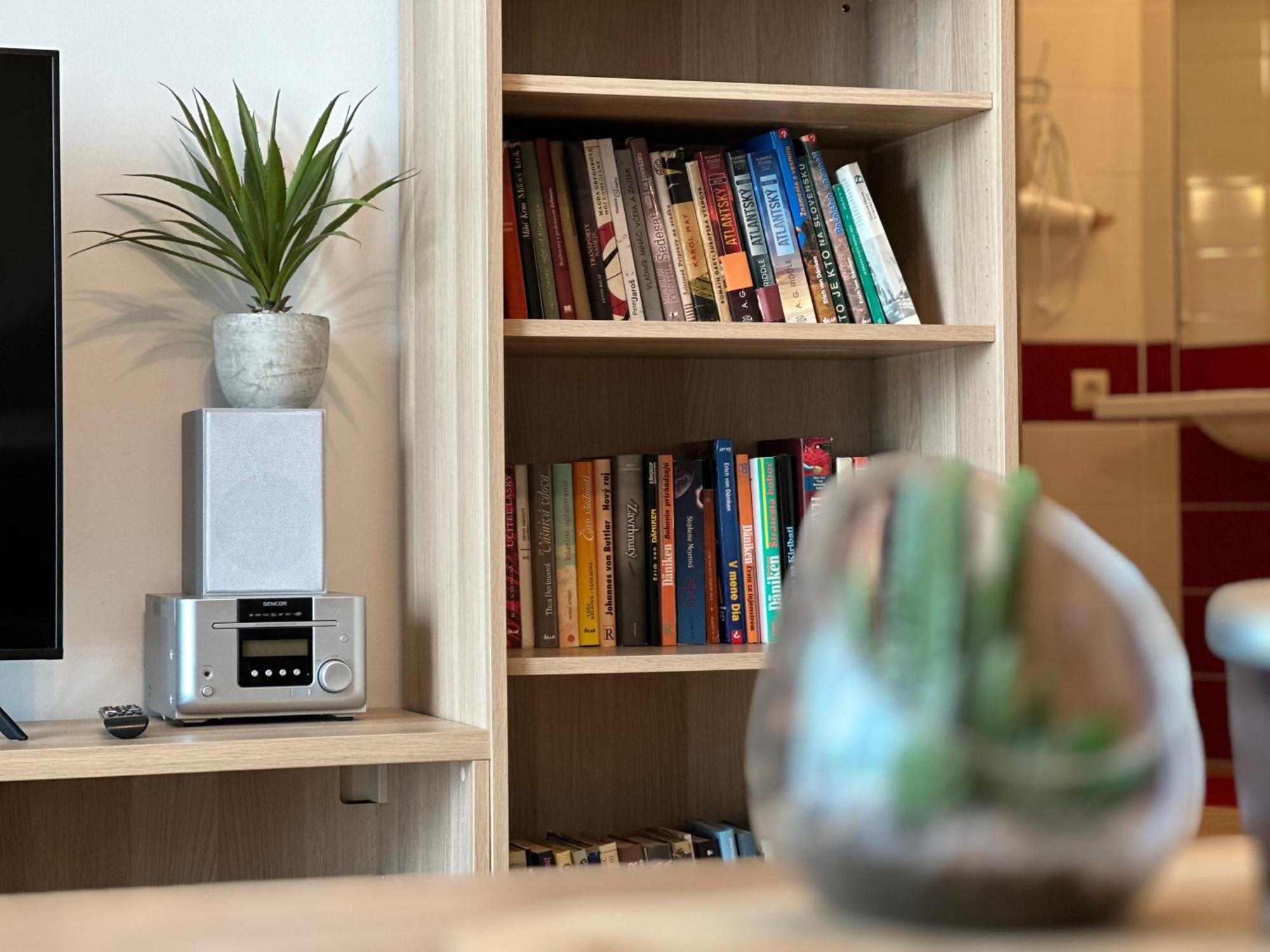 Self Check-in, Danube Bank, Free Parking Apartment Bratislava