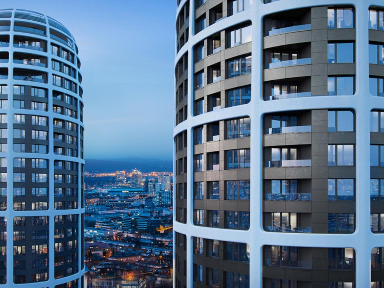 Sky Park-20th Floor Sunset Views - Parking *