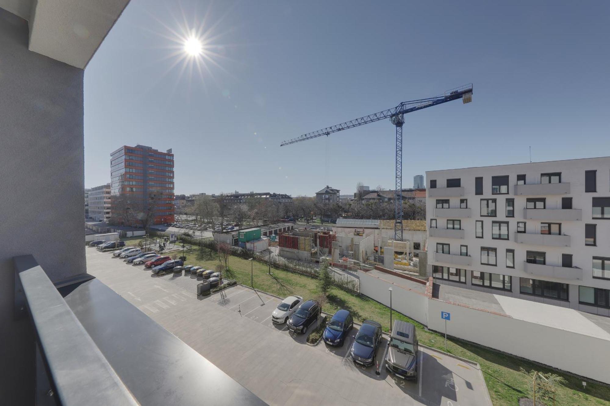 Bazova With Free Parking