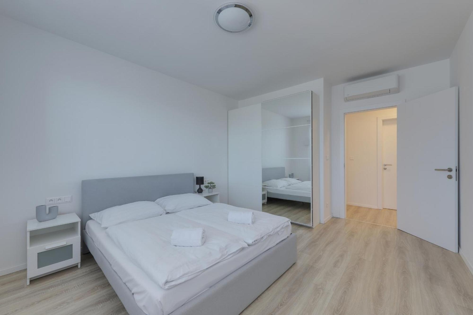 Bazova With Free Parking Appartamento Bratislava