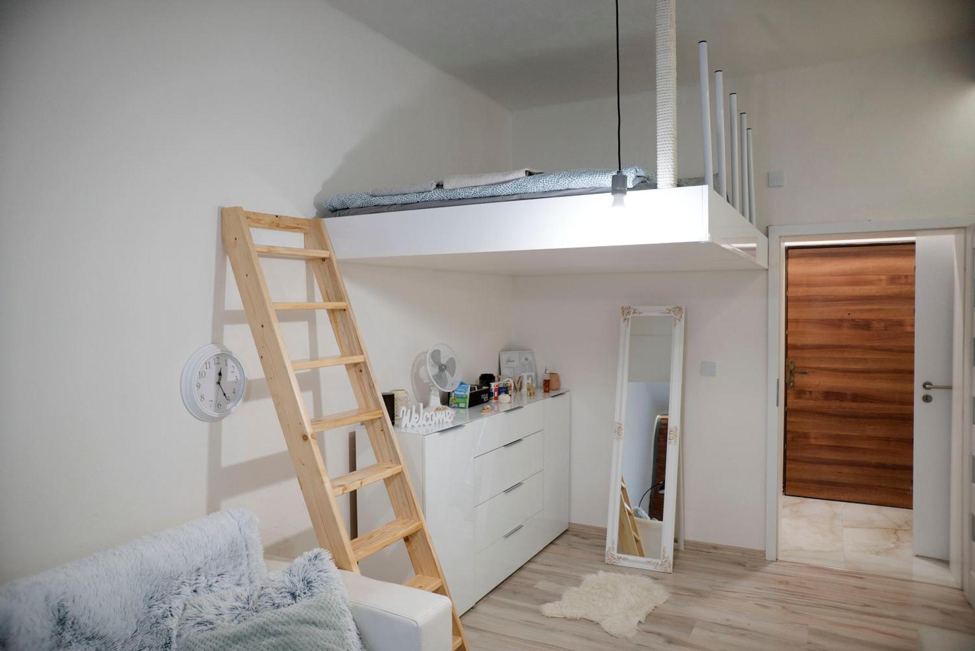 New Stylish Place For Couple Apartment *