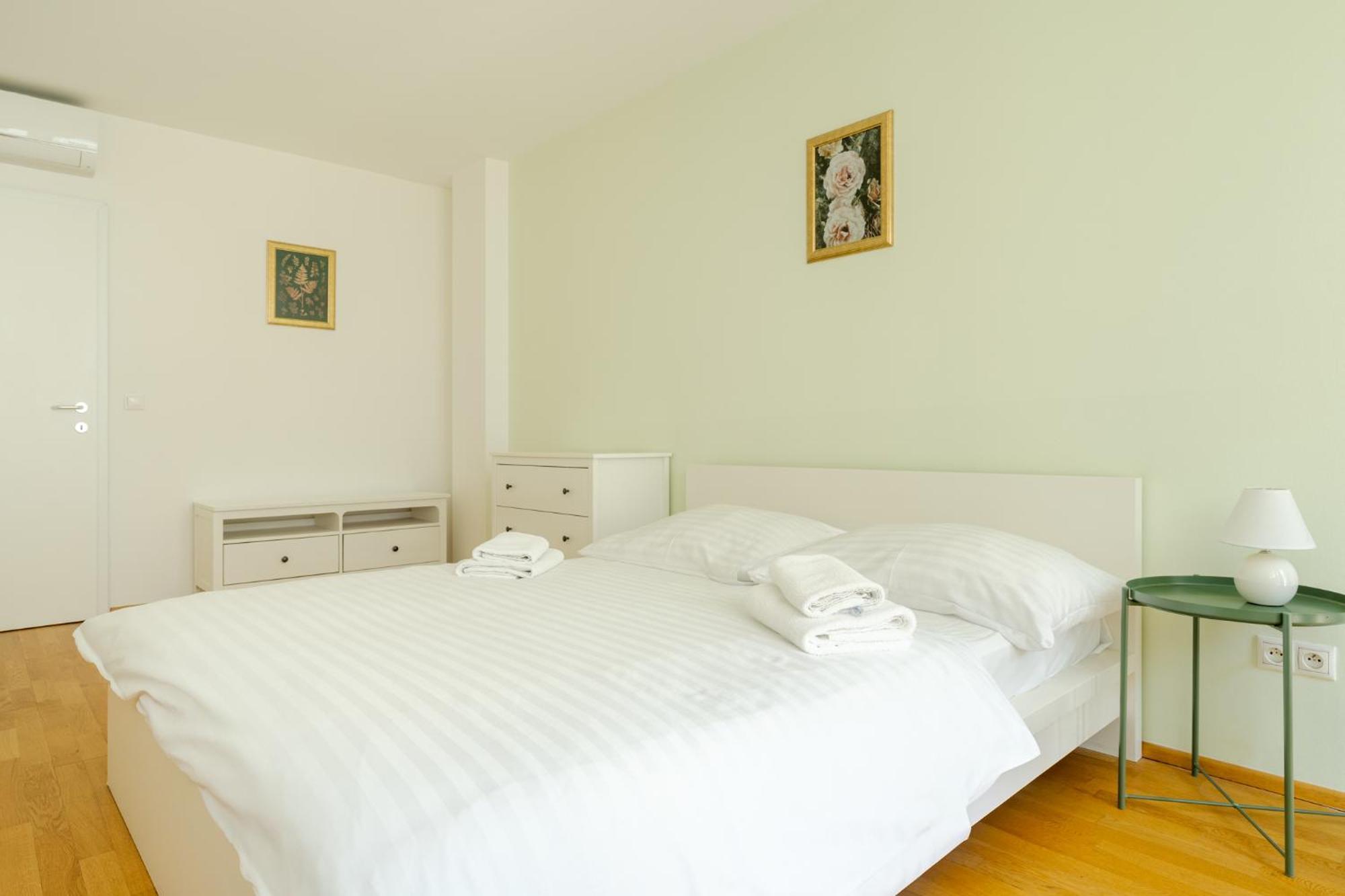 Business & Family Ambiente Apartments * Bratislava