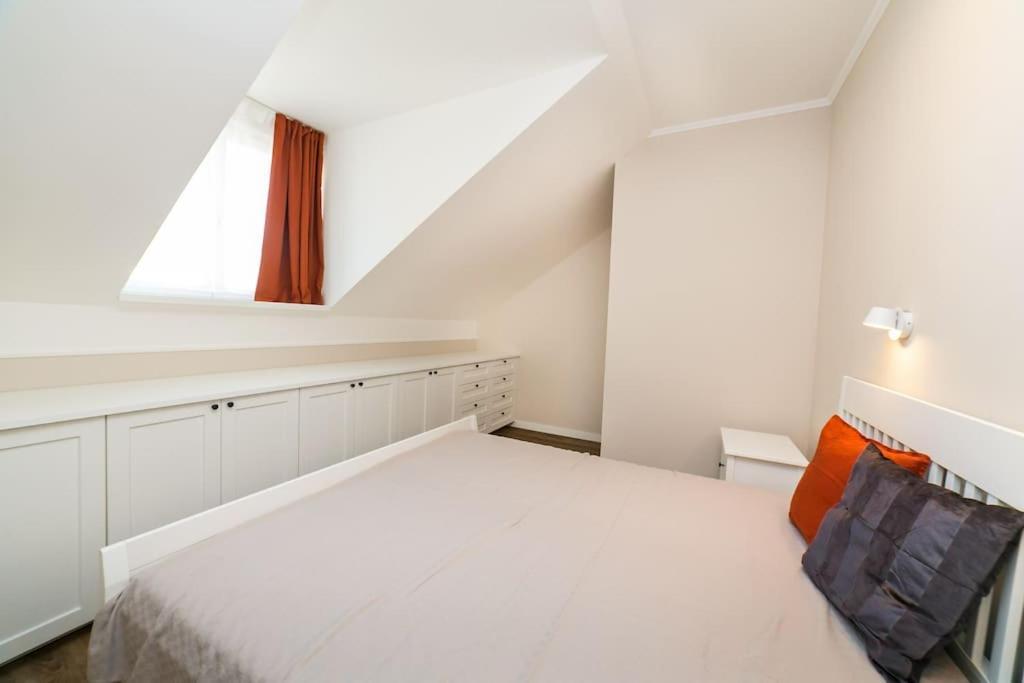 New 5 - Self Check In, With Parking Apartment Bratislava