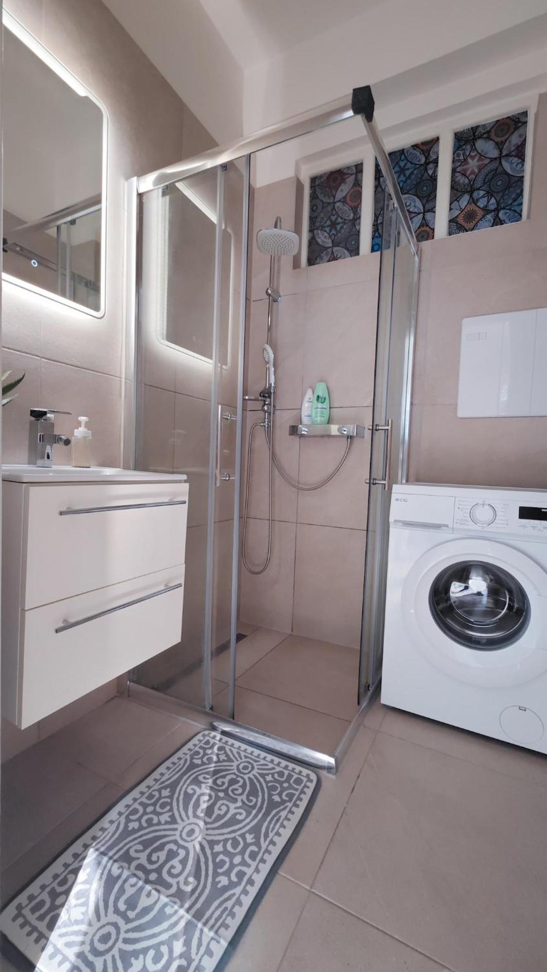 Old Town W Balcony Only 5 Min Danube River Apartment Pressburg