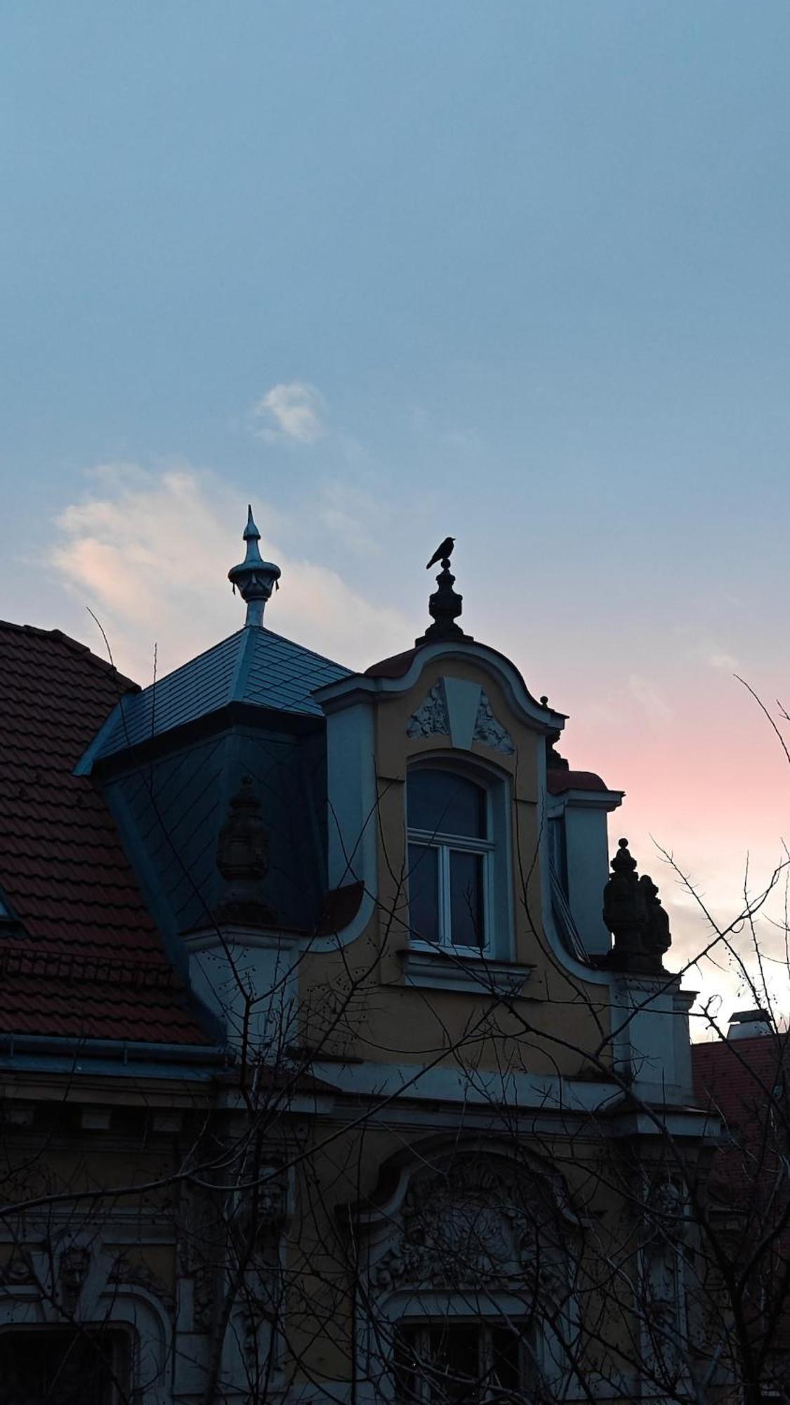 Apartment Old Town W Balcony Only 5 Min Danube River