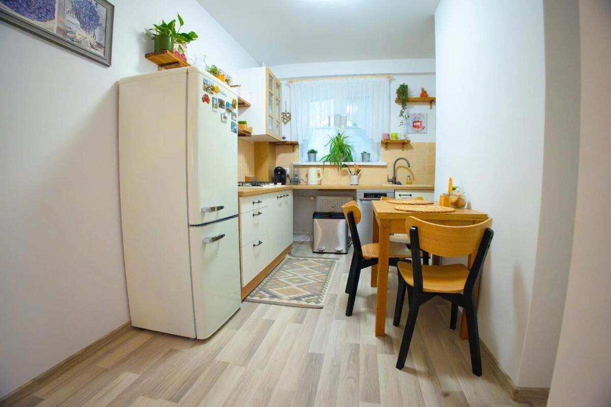 Apartment Cozy Little In Old Tw