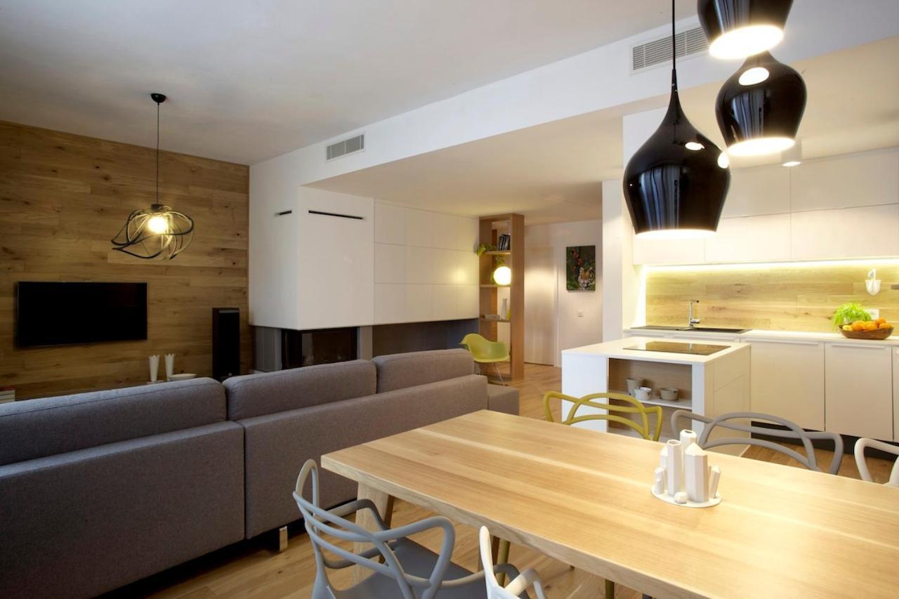 Apartment Stylish 2-br Apartment, 100 Sqm ǀ Ac, Free Parking, Terrace