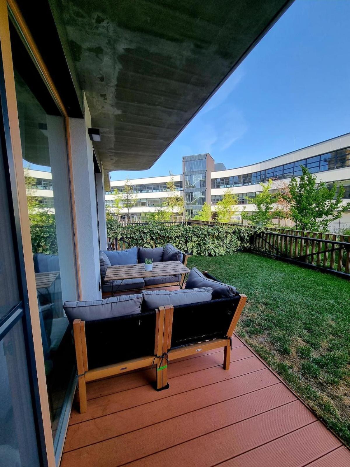 With Terrace And Free Parking Apartment