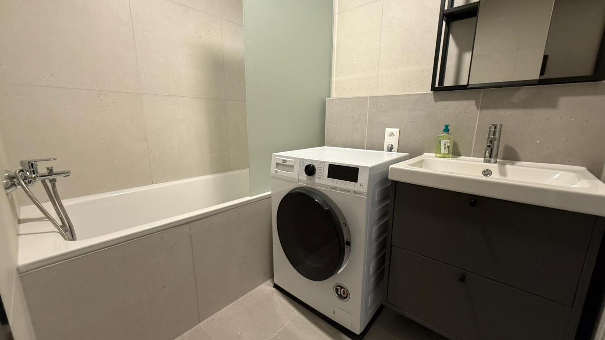 Apartamento 1,5 Ac Apartment, Balcony,new Building, Downtown, Old