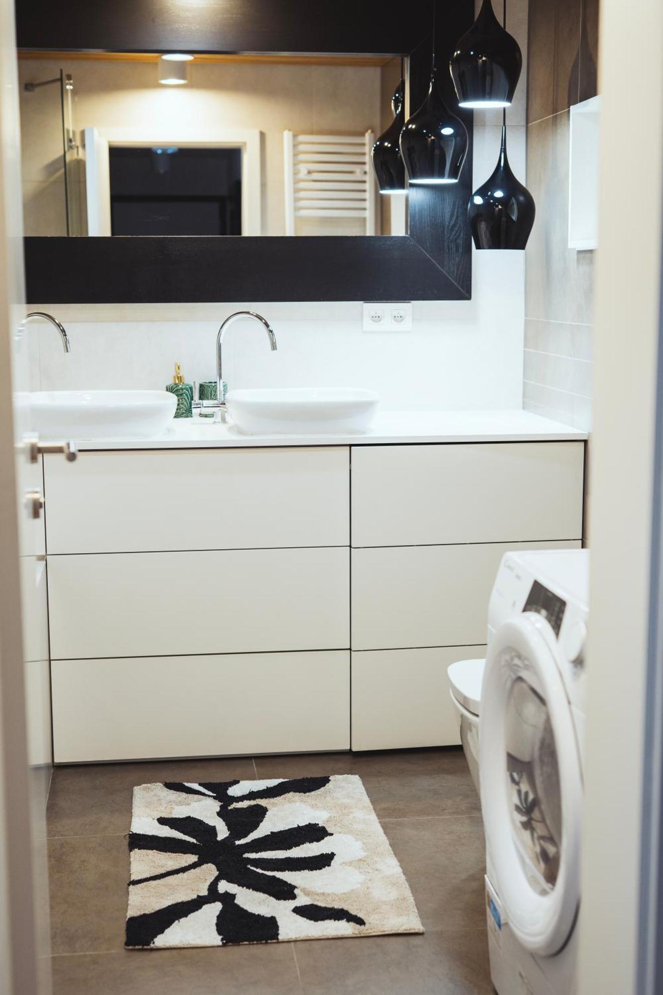 Stylish 2-br Apartment, 100 Sqm ǀ Ac, Free Parking, Terrace