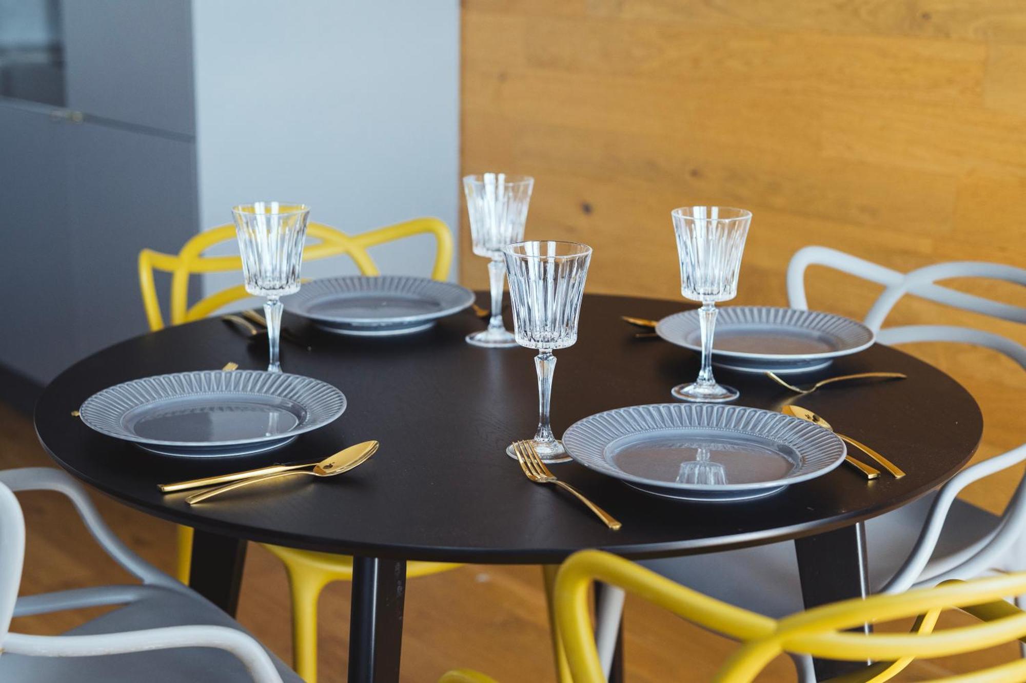 Stylish 2-br Apartment, 100 Sqm ǀ Ac, Free Parking, Terrace Apartment *