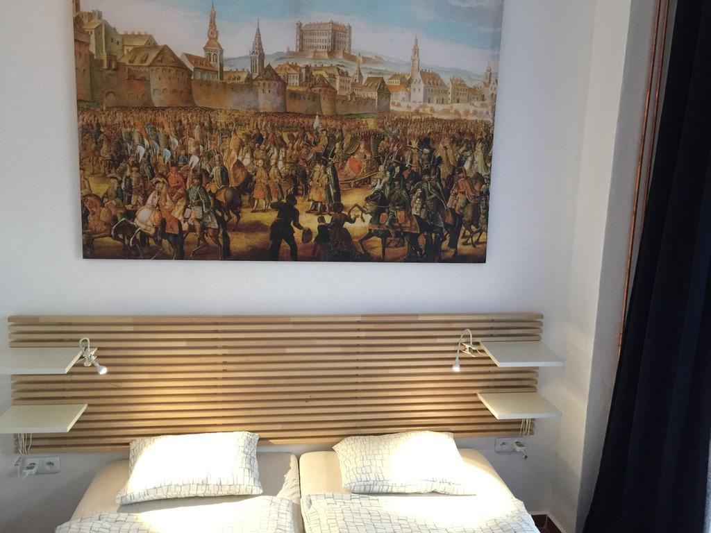 Coronation * Pressburg