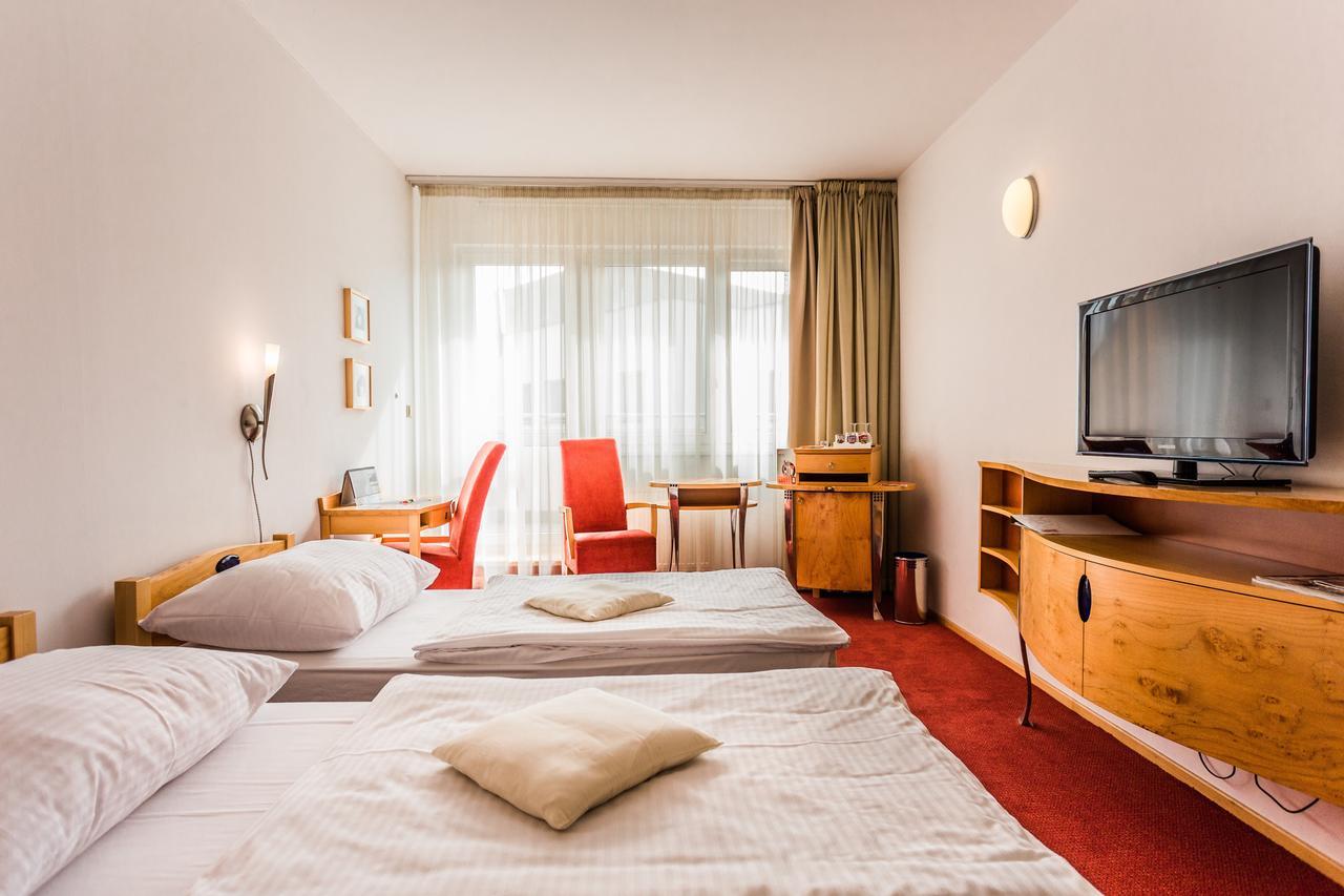 Set Bratislava