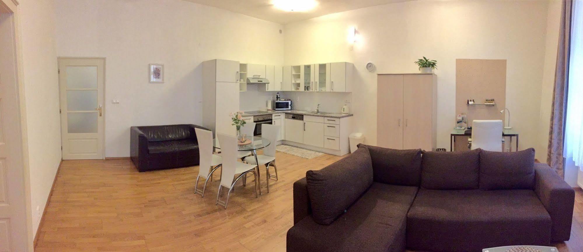 Central Apartmany Biela Street Apartment Pressburg