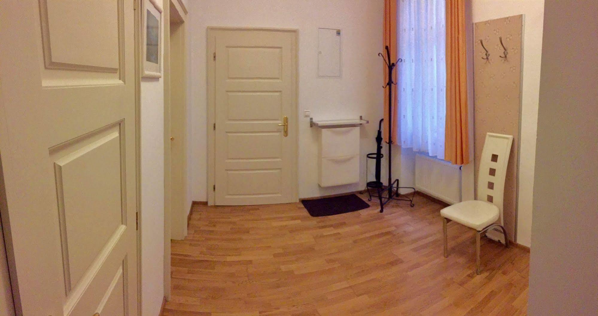 Central Apartmany Biela Street Apartment Pressburg
