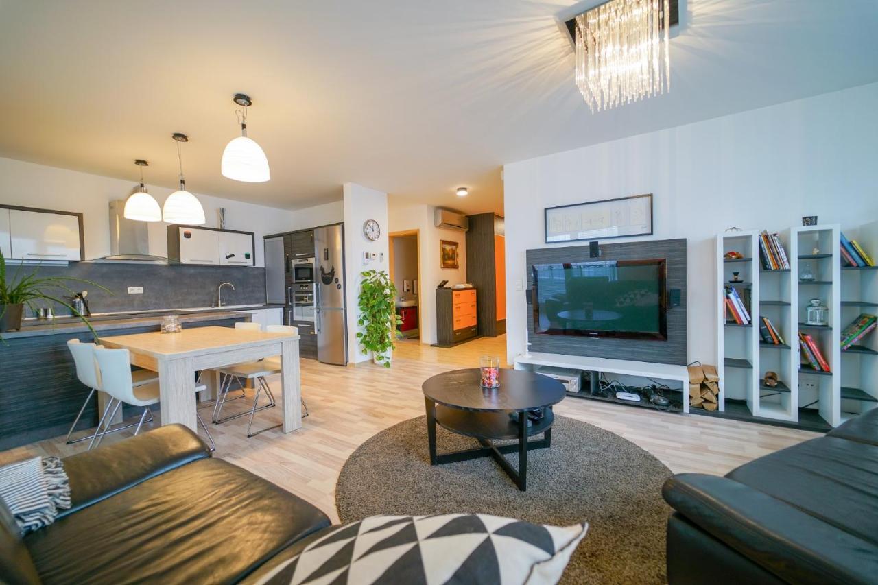 Apartment Slavic Spacious Bratislava