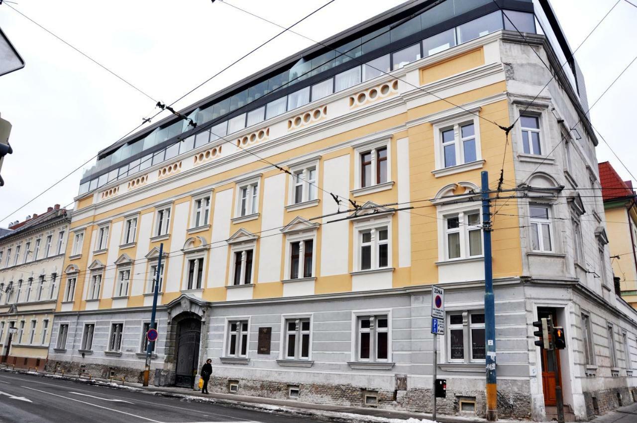 Modern & Historic Apartment *