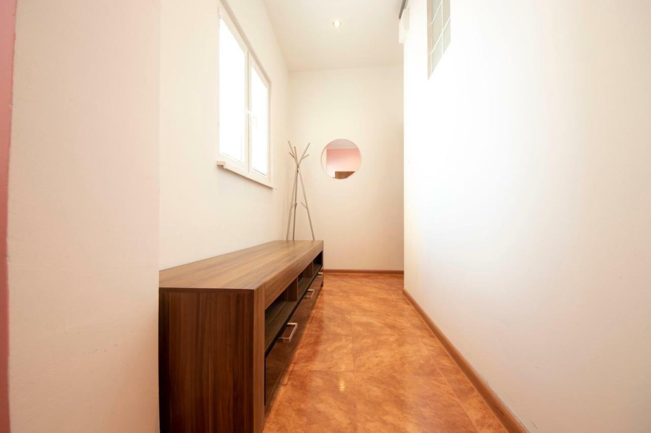 Zivnostenska 4 *
