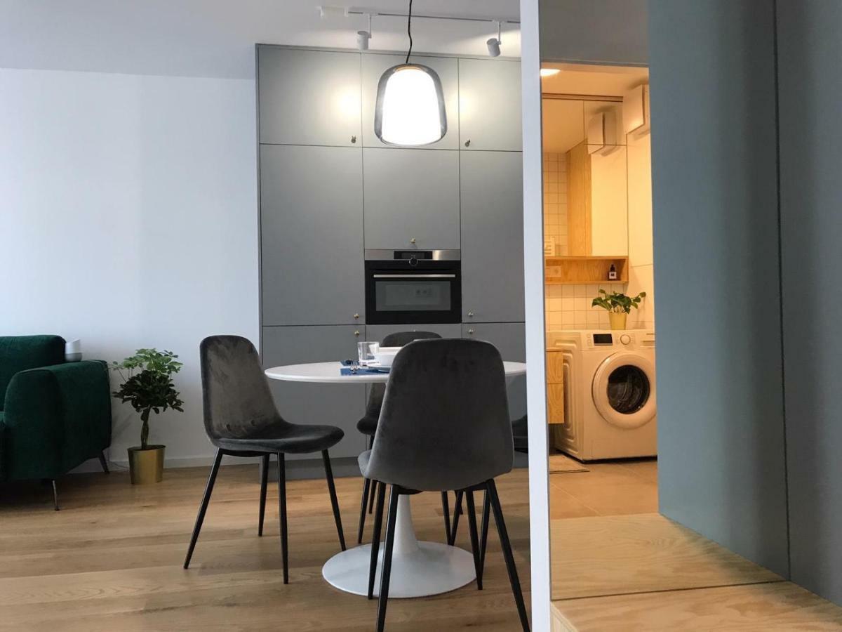 New Modern Urban Apartment *