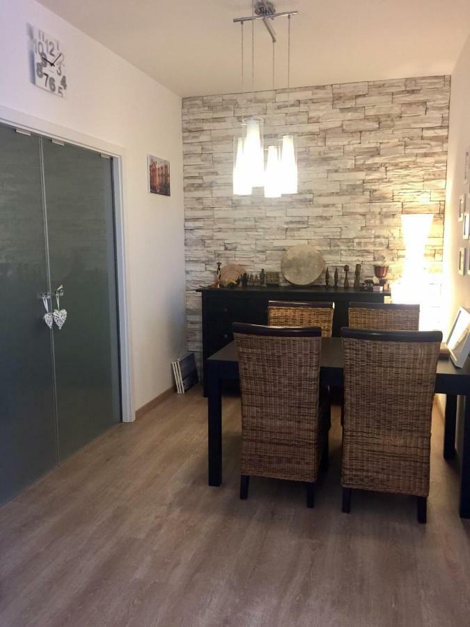 Apartment Cozy, Beautiful View, Parking, 1 Stop By Train To Old Town *