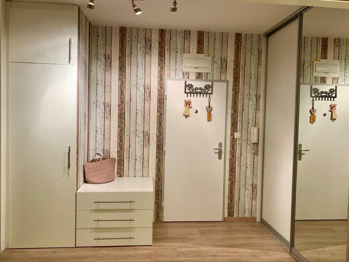 Cozy, Beautiful View, Parking, 1 Stop By Train To Old Town Apartment Bratislava