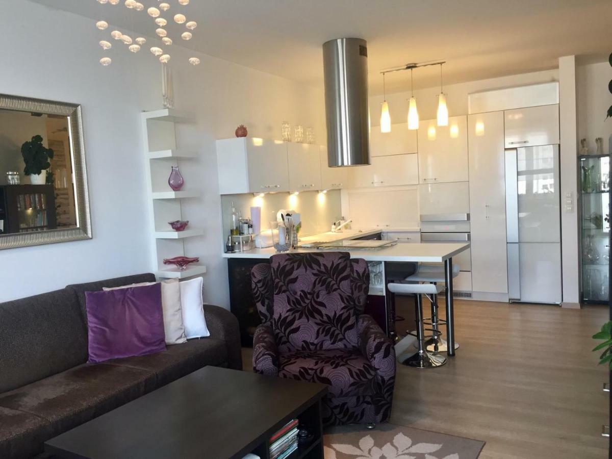 Cozy, Beautiful View, Parking, 1 Stop By Train To Old Town Apartment Bratislava