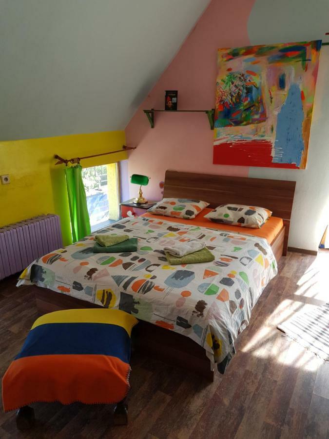 Hotel Sebarozvoja S Moznostou Ziskania Poznania A Inspirujucich Prostriedkov Na Uplatnovanie Vedomia, Premenu Seba A Prostredia Interieru Pressburg