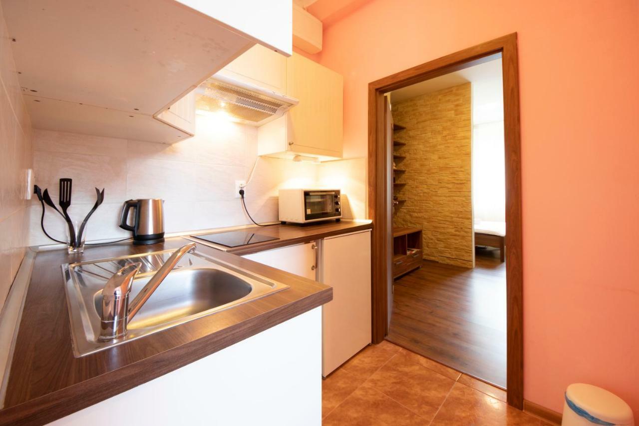 Zivnostenska 4 *