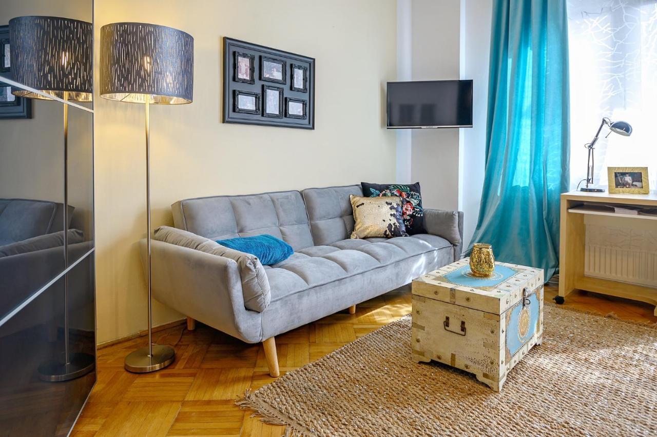 Alexis Apartment